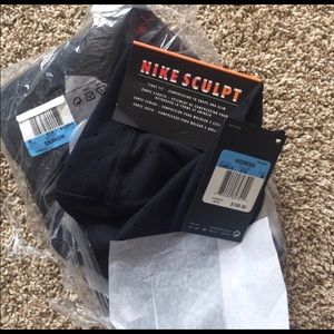 Nike high rise Sculpt leggings.